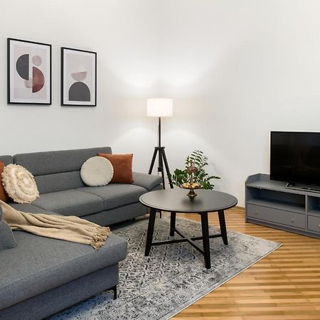 Wawelove Pilsudskiego - 3 Bedroom Apt. With Balcony And Free Parking! Krakow Luaran gambar