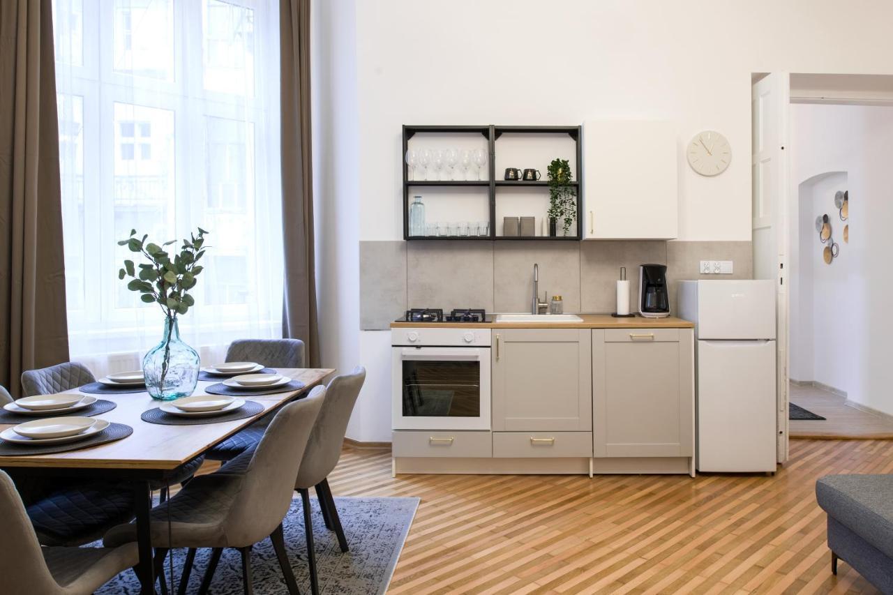 Wawelove Pilsudskiego - 3 Bedroom Apt. With Balcony And Free Parking! Krakow Luaran gambar