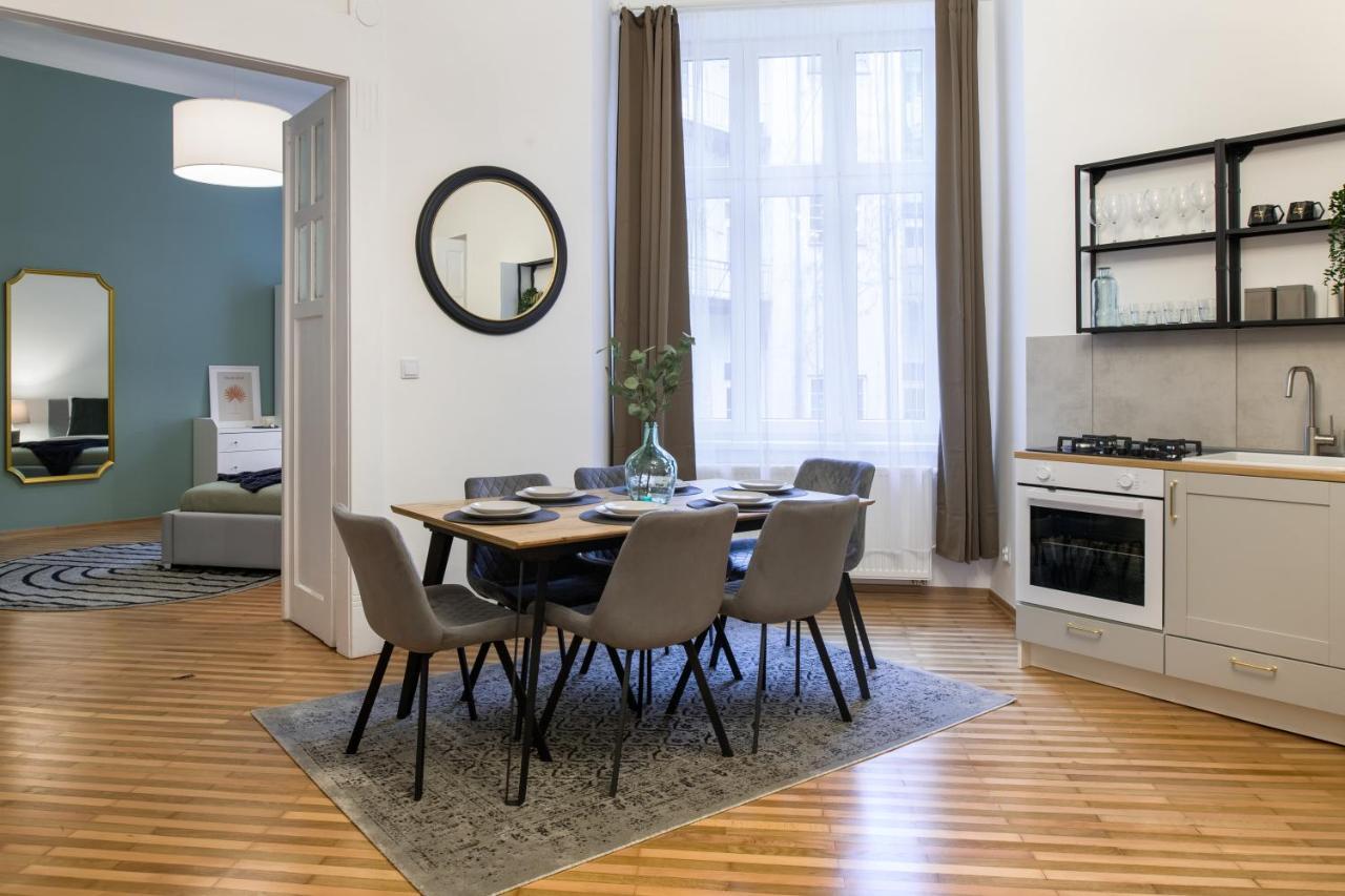 Wawelove Pilsudskiego - 3 Bedroom Apt. With Balcony And Free Parking! Krakow Luaran gambar