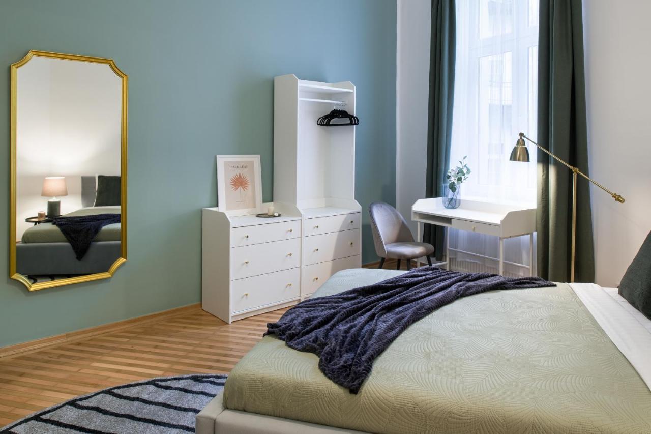 Wawelove Pilsudskiego - 3 Bedroom Apt. With Balcony And Free Parking! Krakow Luaran gambar