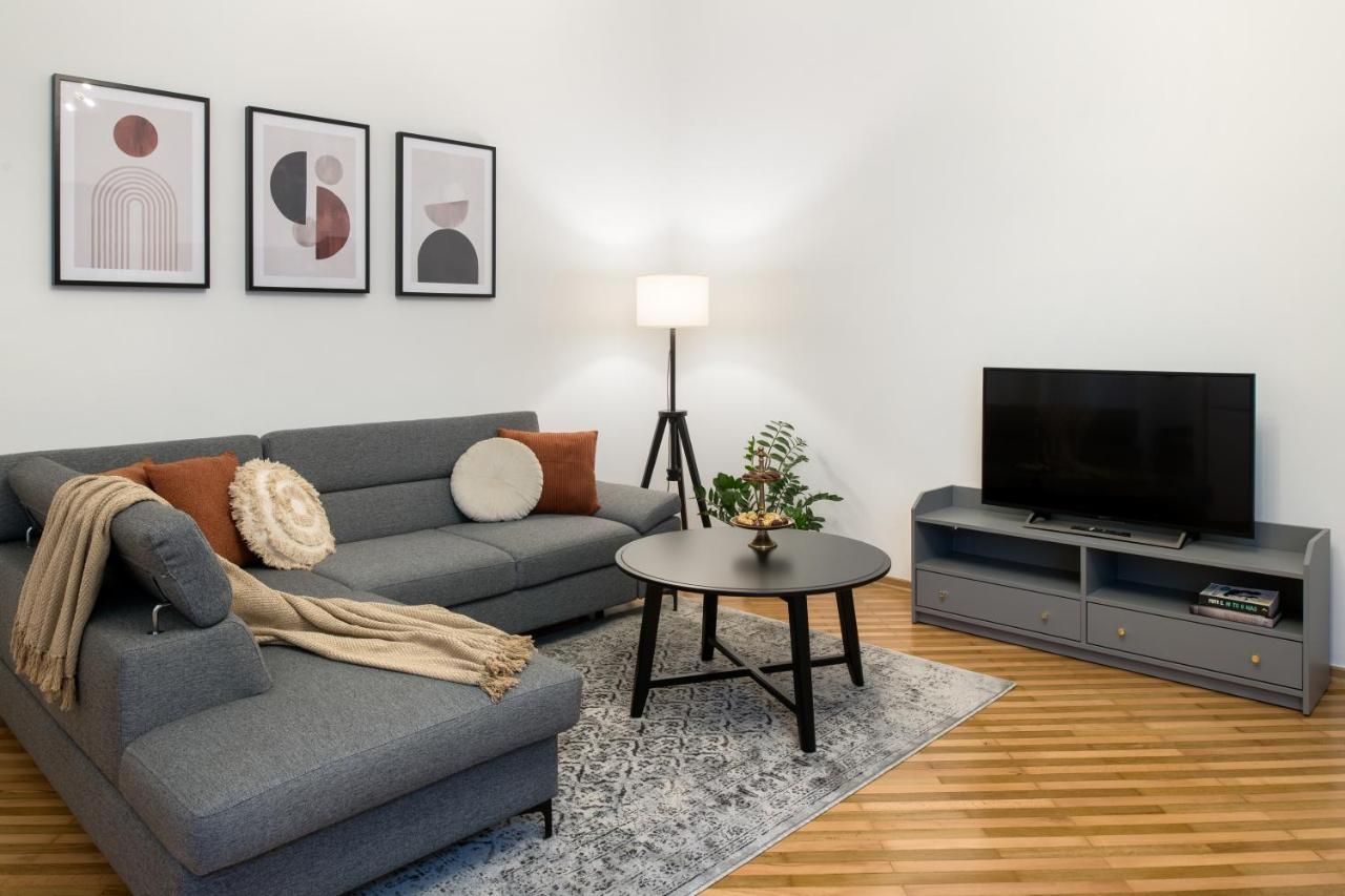 Wawelove Pilsudskiego - 3 Bedroom Apt. With Balcony And Free Parking! Krakow Luaran gambar