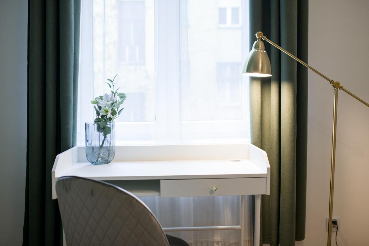 Wawelove Pilsudskiego - 3 Bedroom Apt. With Balcony And Free Parking! Krakow Luaran gambar