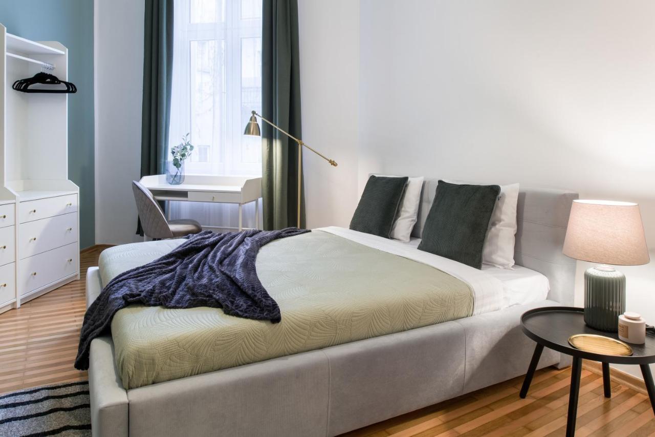 Wawelove Pilsudskiego - 3 Bedroom Apt. With Balcony And Free Parking! Krakow Luaran gambar