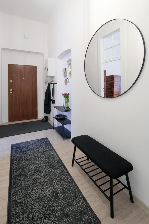Wawelove Pilsudskiego - 3 Bedroom Apt. With Balcony And Free Parking! Krakow Luaran gambar
