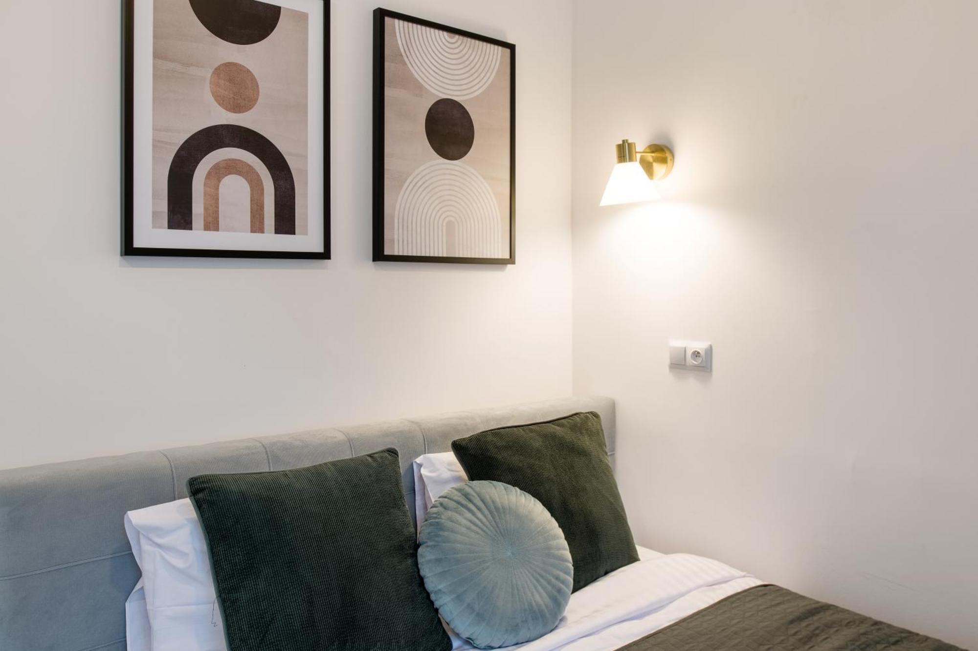 Wawelove Pilsudskiego - 3 Bedroom Apt. With Balcony And Free Parking! Krakow Luaran gambar